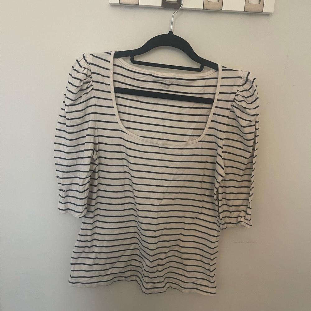 Banana republic cotton blouse with scoop neckline and 3 quarter sleeve